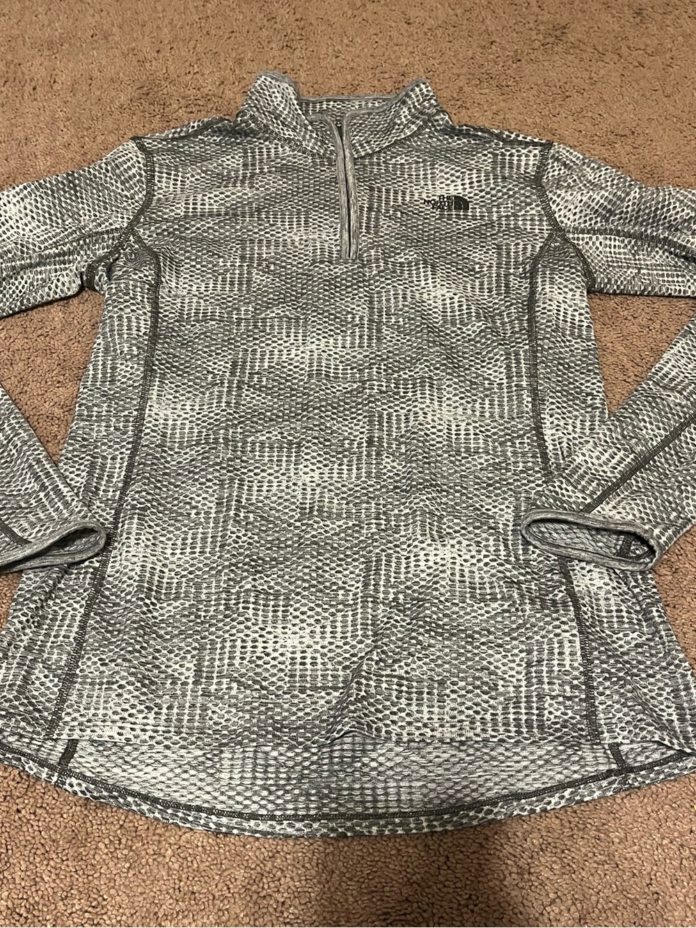 The North Face women’s pullover size large